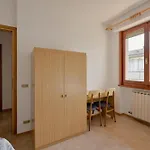 Guesthost - Casa Del Sole Comfy Flat With Parking *