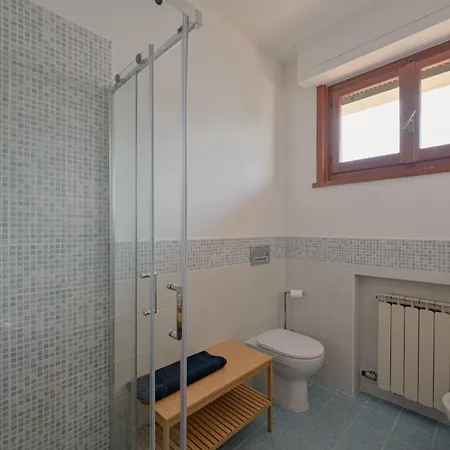 Guesthost - Casa Del Sole Comfy Flat With Parking * Marina di Massa