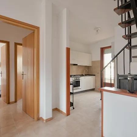 Guesthost - Casa Del Sole Comfy Flat With Parking