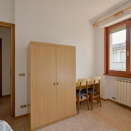 Guesthost - Casa Del Sole Comfy Flat With Parking *