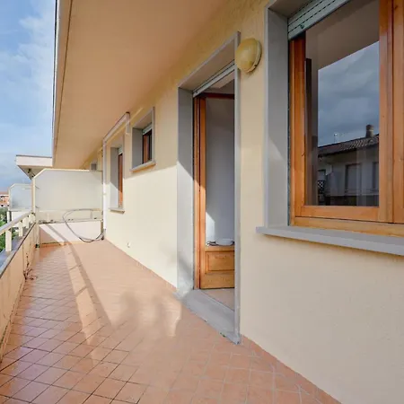 Guesthost - Casa Del Sole Comfy Flat With Parking Apartmán