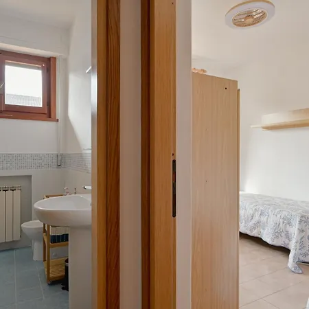 Guesthost - Casa Del Sole Comfy Flat With Parking Apartmán *