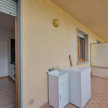 Guesthost - Casa Del Sole Comfy Flat With Parking * Marina di Massa